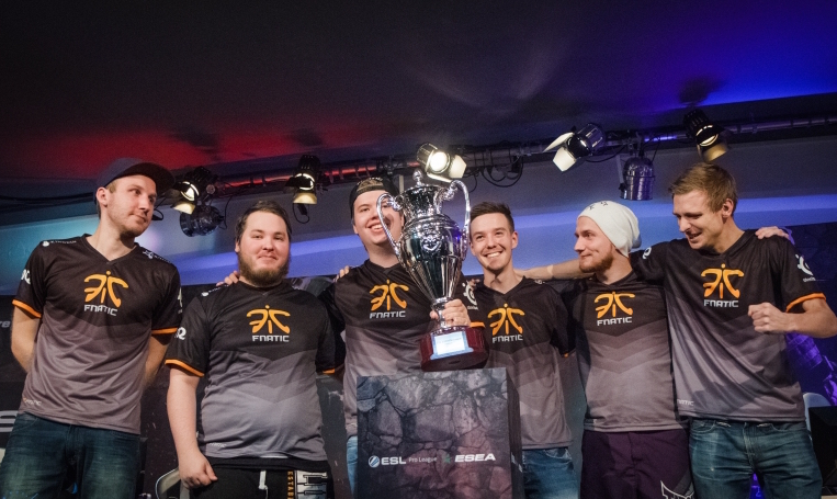 fnatic拿到了eepl第一季的冠军