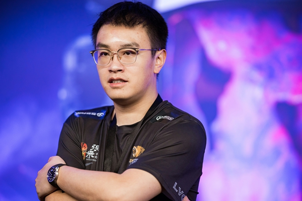 LVG教练GUM专访：北美集训显成效 | C4LLM3SU3美式风格成战术变量 - BLAST奥斯汀Major首日战报
