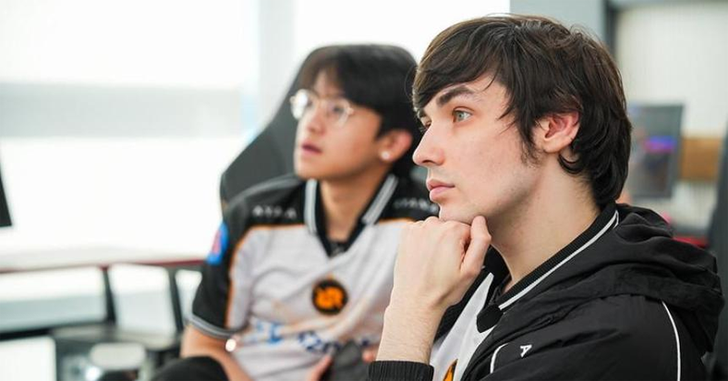 Warbirds教练与RRQ合约到期，此前带队捧起首座VCT冠军奖杯