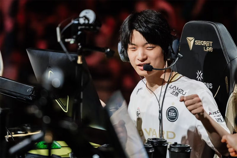EDG 0-2不敌LOUD赛后群访：stew首秀紧张，ZmjjKK直言“没接住招”