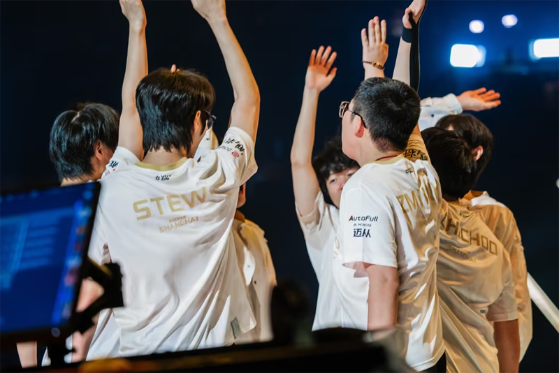 EDG 0-2不敌LOUD赛后群访：stew首秀紧张，ZmjjKK直言“没接住招”