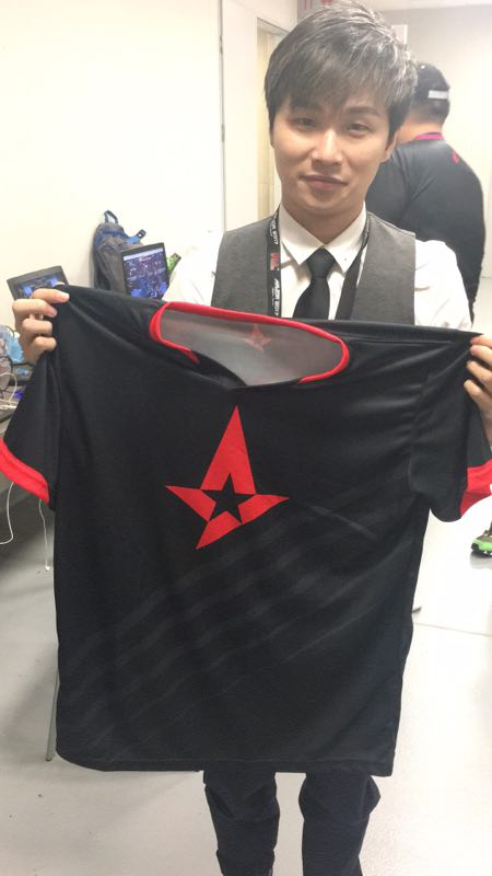 作为astralis粉丝的你是否渴望着有朝一日能有一件属于自己的队服呢?