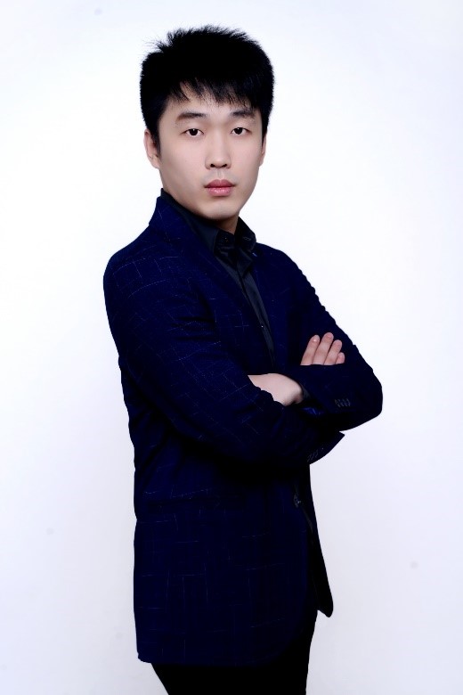 冠军,曾任bof教练一职,现在斗鱼csgo板块主播,被水友亲切称呼为赖三千