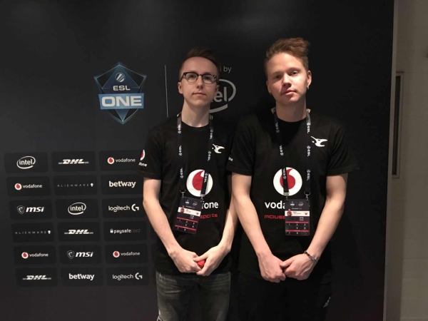 5eplay现场专访:mouse-ropz&sunny