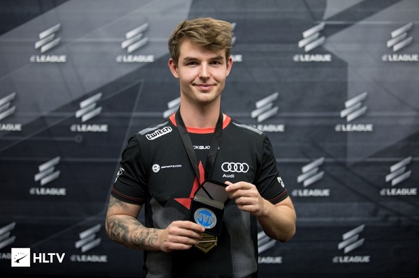 当之无愧 device荣获el premier赛事mvp