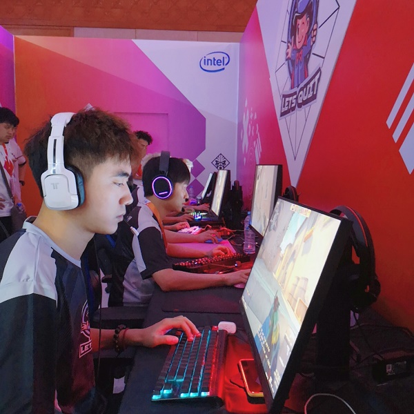 lq专访:小波承诺赢一场roll十箱螺蛳粉