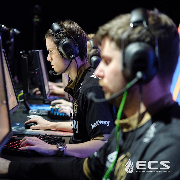 CSGO职业赛事是如何选择赛事显示器的?_5EPlay - 5EPlay赛凡网