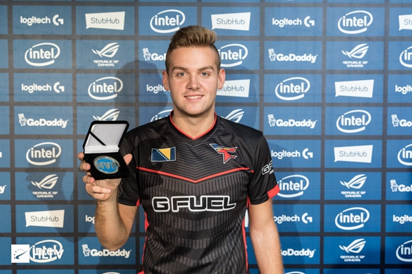 回顾niko在faze的这三年:认识自己 鞠躬尽瘁