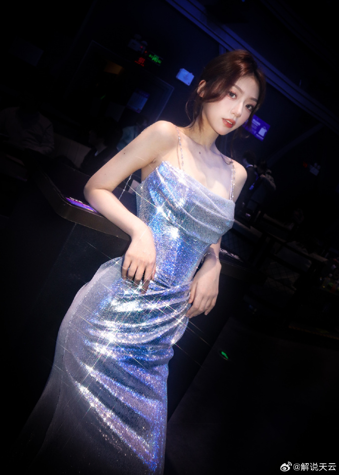 解说天云分享美照：盛典和奇妙夜想看什么~_5EPlay - 5EPlay赛凡网