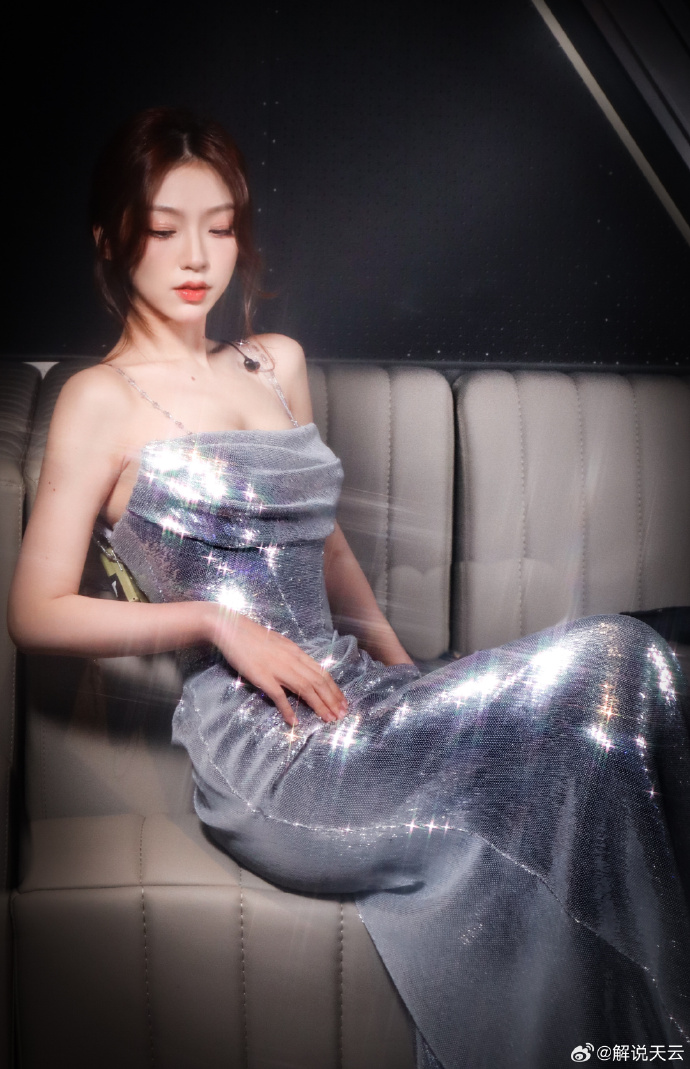 解说天云分享美照：盛典和奇妙夜想看什么~_5EPlay - 5EPlay赛凡网