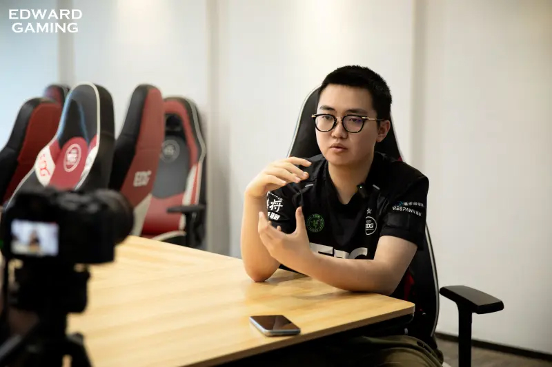 EDG发布媒体日返图：大家一起期待专访正片上线吧