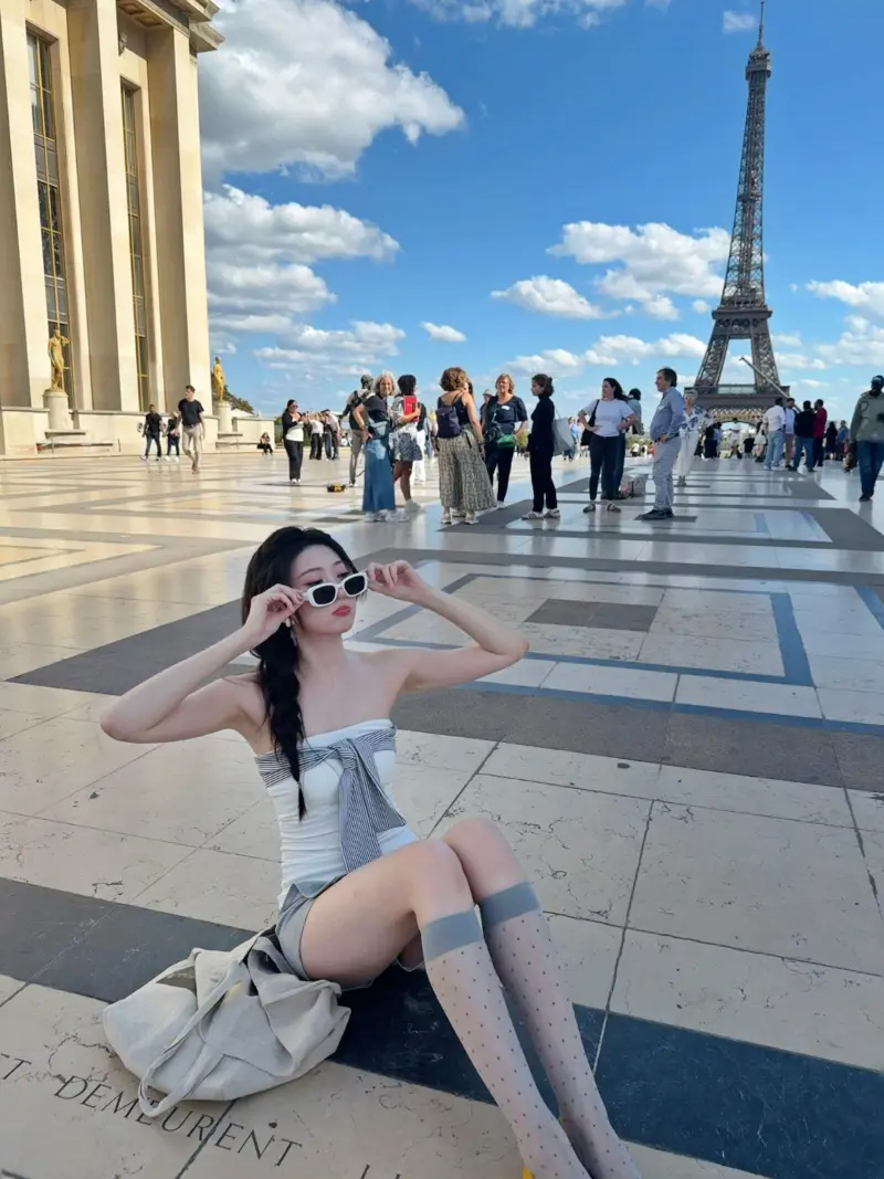 主持唯嘉晒照：Bonjour 2025 Champs