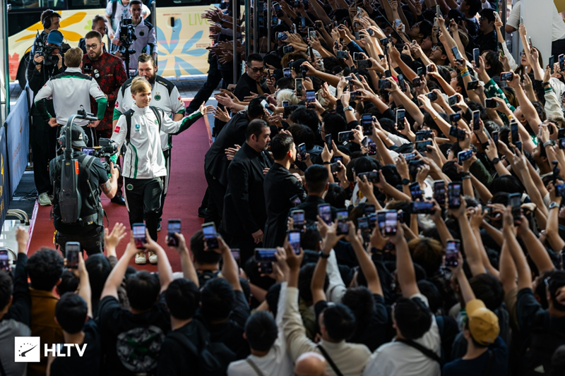 m0NESY:大赛压力外人难知,如今找回了比赛的乐趣 m0NESY:大赛压力外人难知,如今找回了比赛的乐趣