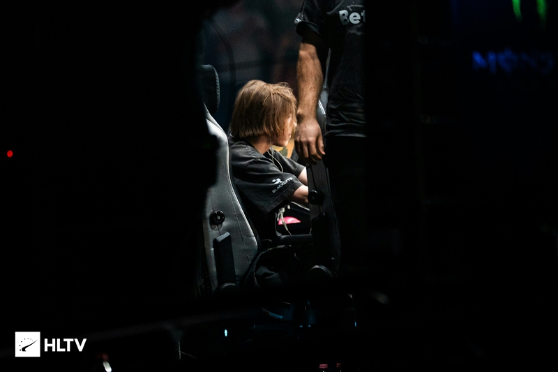 转会地震预警：NAVI、Spirit寻求变阵，MOUZ核心Jimpphat离队成定局？