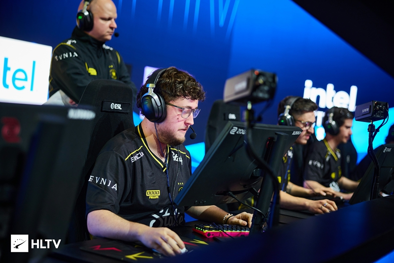 ZywOo专访：承认Vitality领先但非无敌，渴望Cache回归与apEX的“老夫老妻”关系