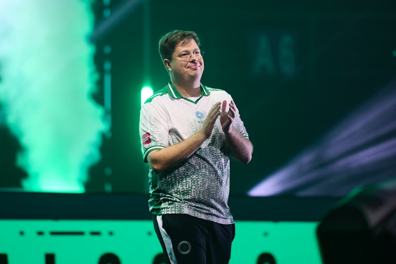 NiKo 哔哩哔哩直播：Falcons备战Major急需提升图池深度和抗压能力