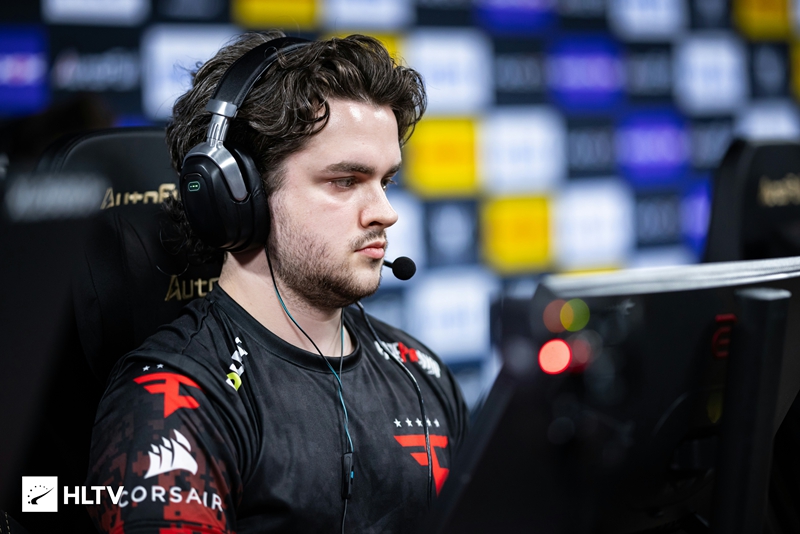 分析师Tech Girl：Twistzz、frozen实力顶尖，留在二线阵容纯属浪费