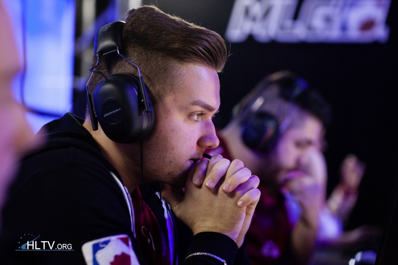 niko任重道远没有了最近离队的教练kapio,kapio在gob b离队时充当的