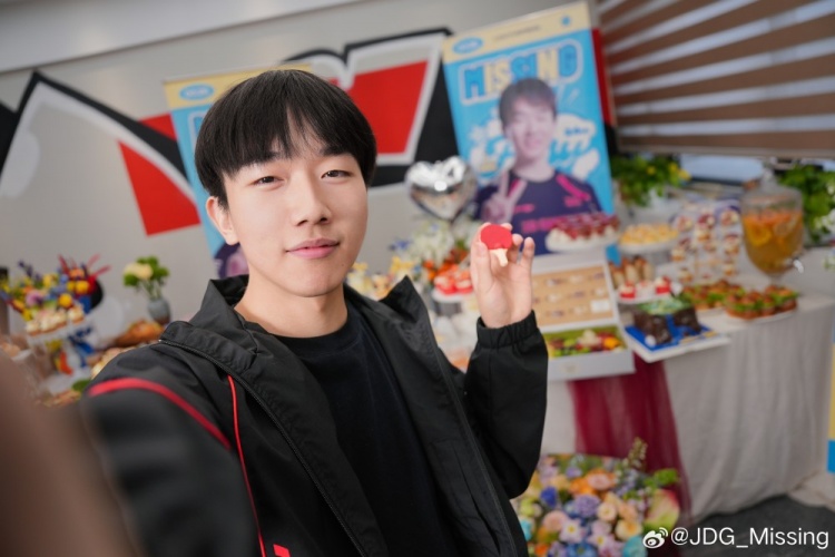 Missing答谢粉丝：谢谢大家的生日礼物和祝福！我会继续加油
